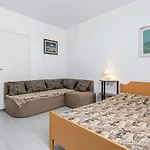 Pjescana Uvala 14564b Apartman *